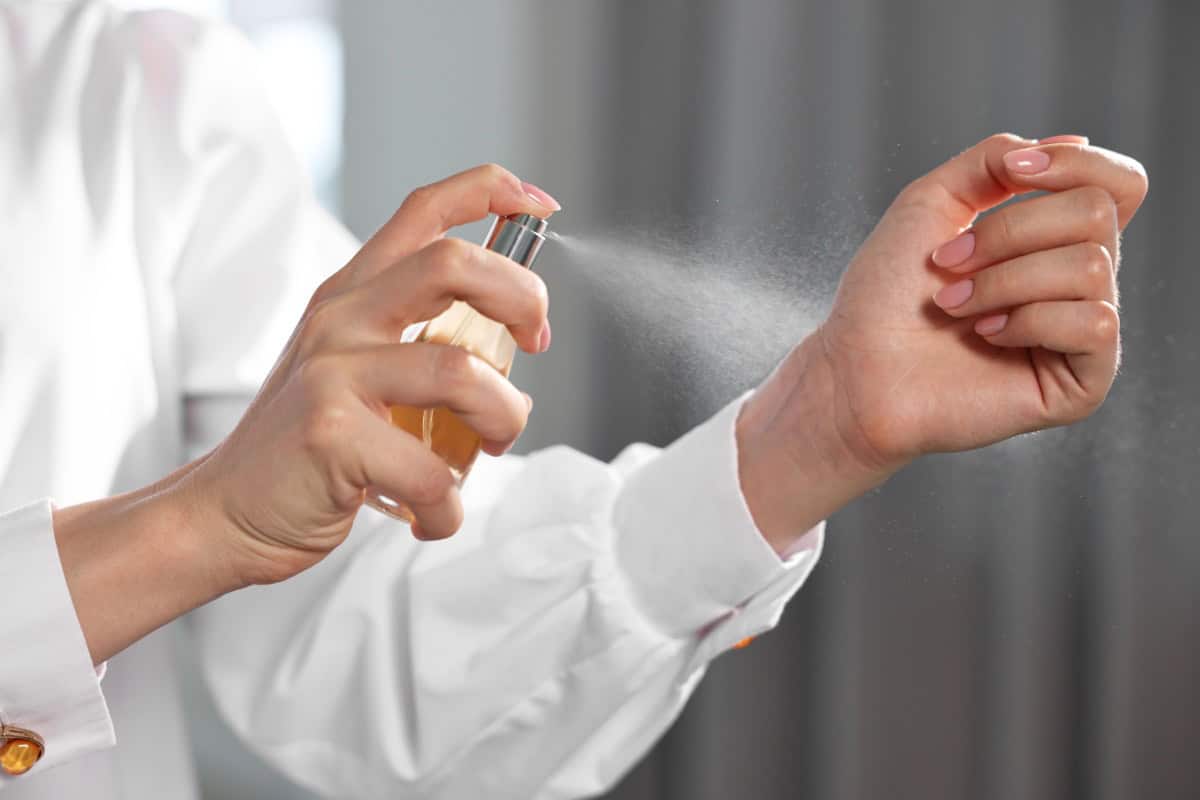 Apa de parfum sau apa de toaletă: cum să faci o alegere potrivită cu stilul tău de viață